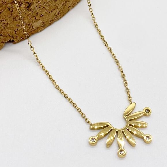 NEW Abstract Sunrise Gold Layering Necklace - Picture 6 of 16